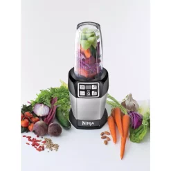 Blenders NINJA Nutri Auto IQ 24 Oz. 3-Speed Black High Speed Single Serve Blender -MegaChef Sales Shop black ninja countertop blenders bl480d 77 1000