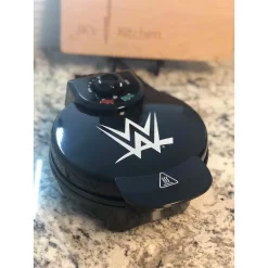 Electric Skillets & Indoor Grills Uncanny Brands World Wrestling Entertainment Championship Belt Black Waffle Maker -MegaChef Sales Shop black uncanny brands waffle makers wm wwe rd chb 44 1000