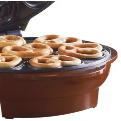 Electric Skillets & Indoor Grills Brentwood Appliances Green Mini Electric Pretzel Maker -MegaChef Sales Shop green brentwood appliances indoor grills ts 251 40 1000