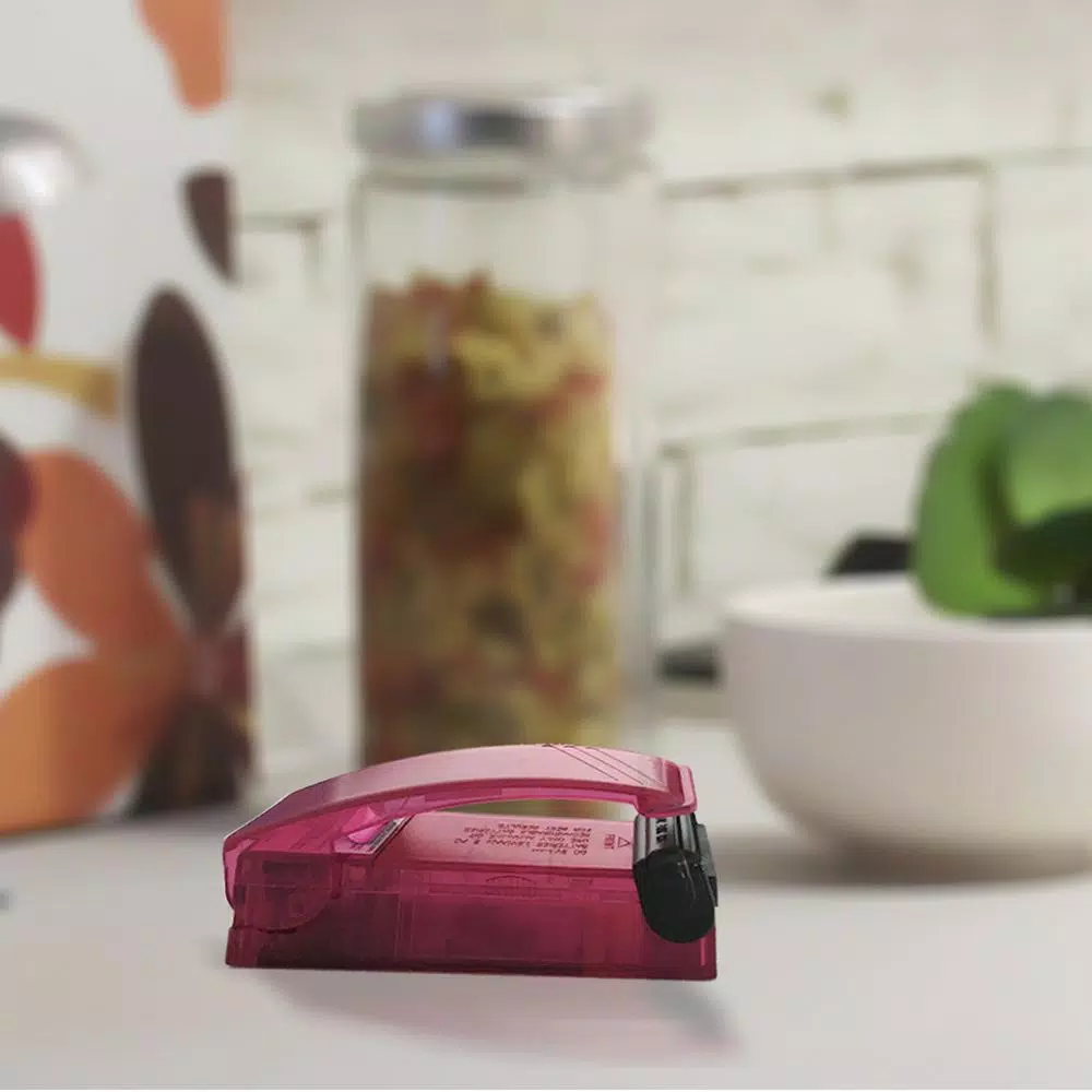 Food Processing ITouchless Red And Blue Handheld Vacuum Sealer Set (2-Pack) 2 Food Processing ITouchless Red And Blue Handheld Vacuum Sealer Set (2-Pack) - Image 2