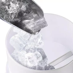 Dessert Makers Nostalgia 8 Oz. Blue And White Countertop Snow Cone Machine -MegaChef Sales Shop white blue nostalgia snow cone machines ism1000 4f 1000